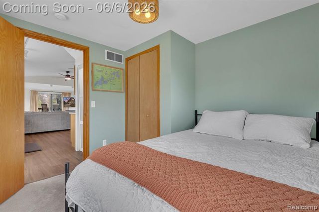 9473 Huron Street, Pinckney, MI 48169