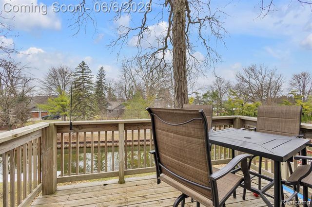 9473 Huron Street, Pinckney, MI 48169