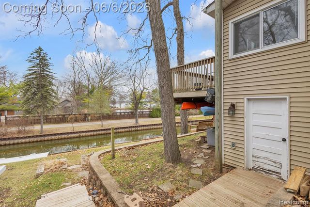 9473 Huron Street, Pinckney, MI 48169