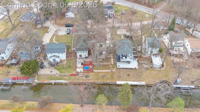 9473 Huron Street, Pinckney, MI 48169