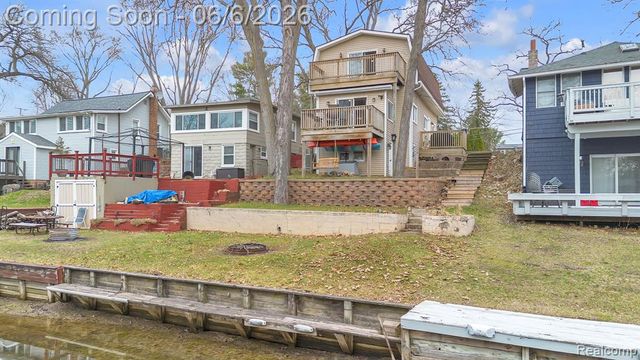 9473 Huron Street, Pinckney, MI 48169
