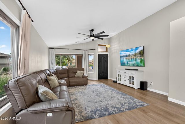 533 N JOSHUA TREE Lane, Gilbert, AZ 85234