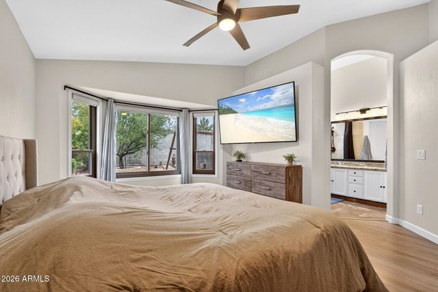 533 N JOSHUA TREE Lane, Gilbert, AZ 85234