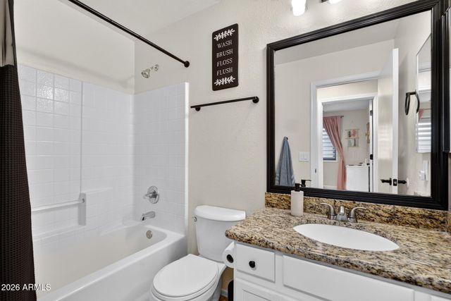 533 N JOSHUA TREE Lane, Gilbert, AZ 85234