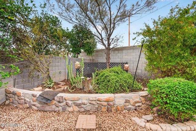 533 N JOSHUA TREE Lane, Gilbert, AZ 85234
