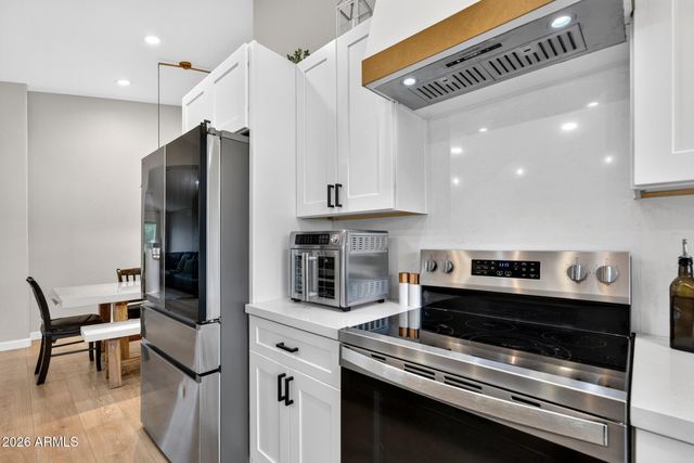 533 N JOSHUA TREE Lane, Gilbert, AZ 85234