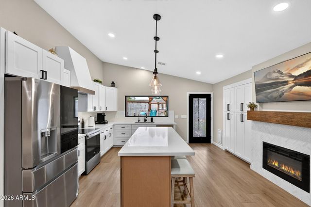 533 N JOSHUA TREE Lane, Gilbert, AZ 85234