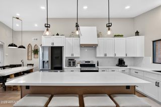 533 N JOSHUA TREE Lane, Gilbert, AZ 85234