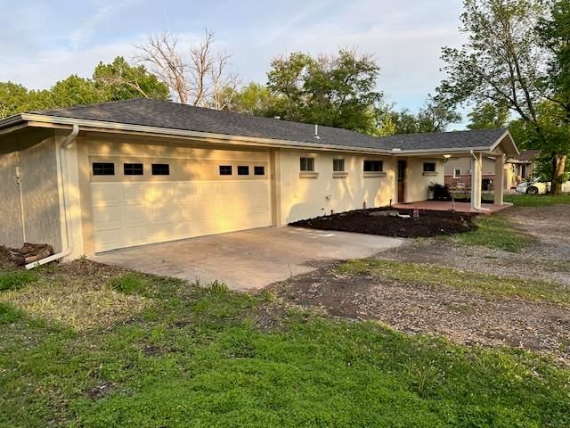 400 S 162nd St W, Goddard, KS 67052