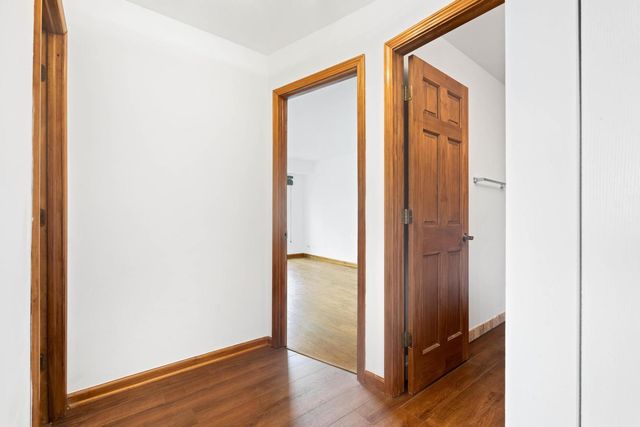 502 W Huntington Commons Road 443, Mount Prospect, IL 60056