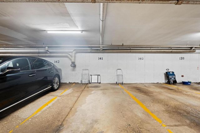 502 W Huntington Commons Road 443, Mount Prospect, IL 60056