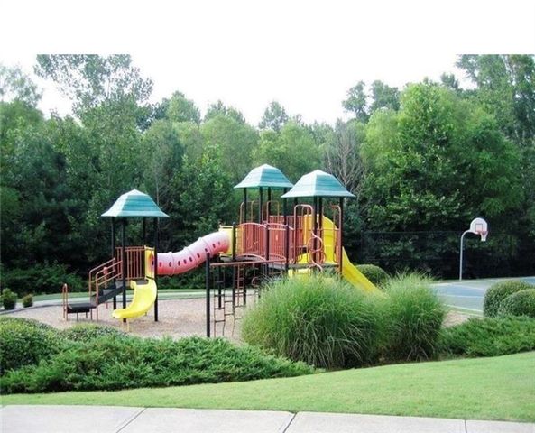 5157 Wellisford Court NW, Suwanee, GA 30024