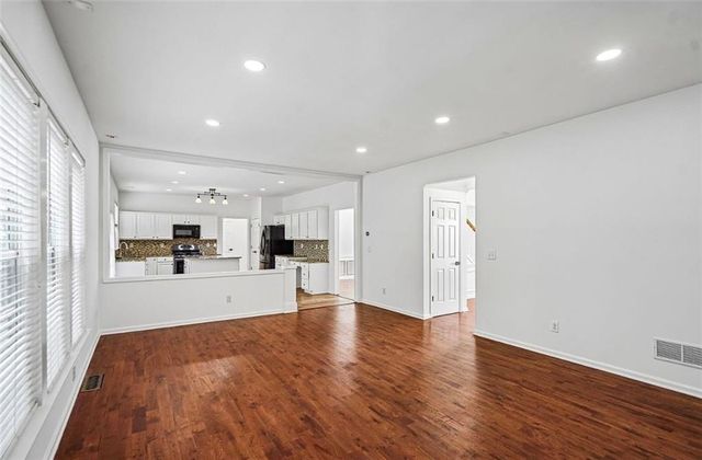 5157 Wellisford Court NW, Suwanee, GA 30024