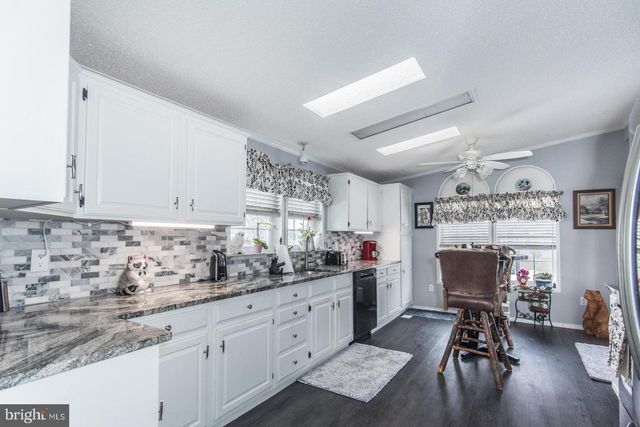 97 ACORN CT E, New Hope, PA 18938