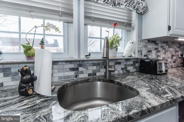 97 ACORN CT E, New Hope, PA 18938