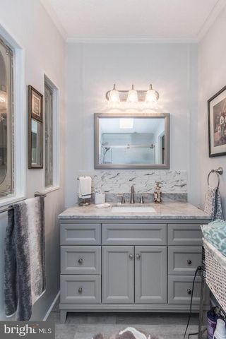 97 ACORN CT E, New Hope, PA 18938