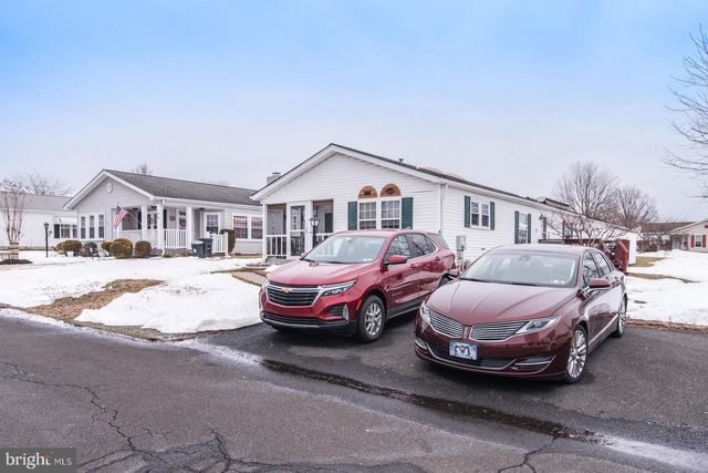 97 ACORN CT E, New Hope, PA 18938