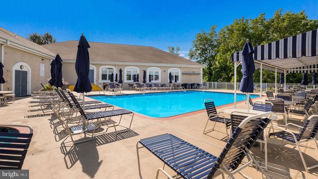 97 ACORN CT E, New Hope, PA 18938