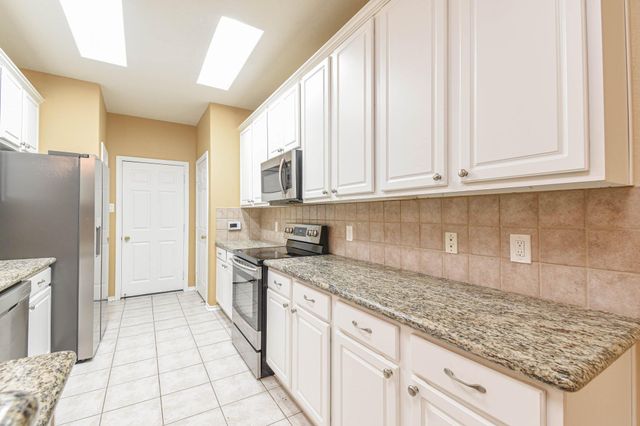 213 E Summerhaze Circle, Spring, TX 77382