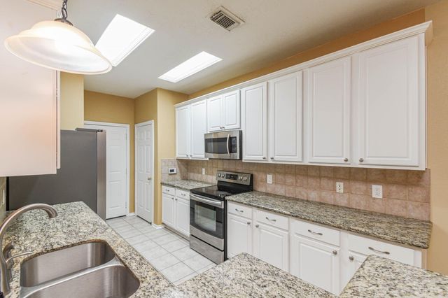 213 E Summerhaze Circle, Spring, TX 77382