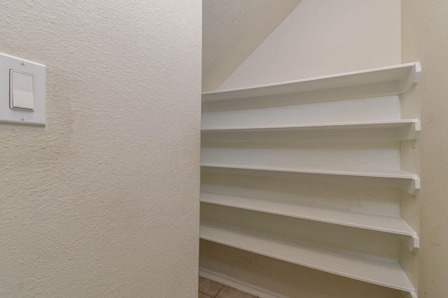 213 E Summerhaze Circle, Spring, TX 77382