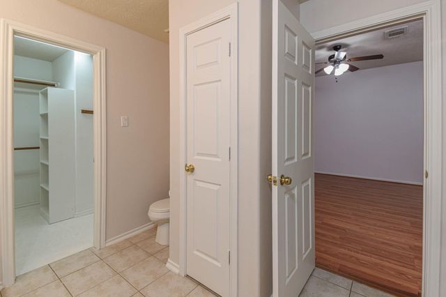 213 E Summerhaze Circle, Spring, TX 77382