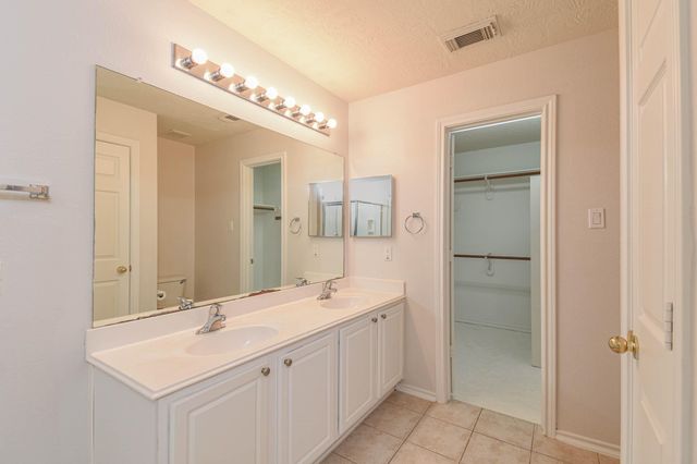 213 E Summerhaze Circle, Spring, TX 77382