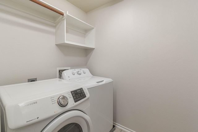 213 E Summerhaze Circle, Spring, TX 77382