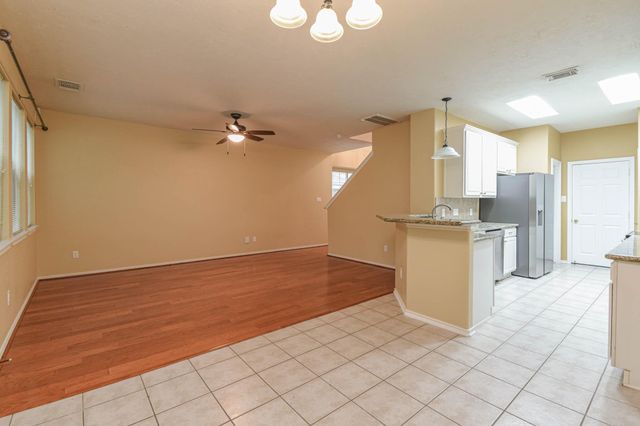 213 E Summerhaze Circle, Spring, TX 77382