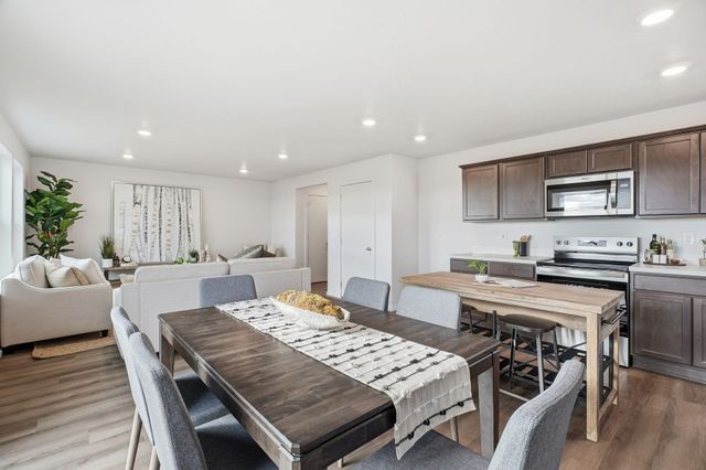 1012 E K St, Deer Park, WA 99006
