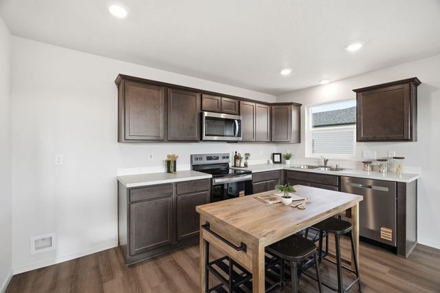 1012 E K St, Deer Park, WA 99006