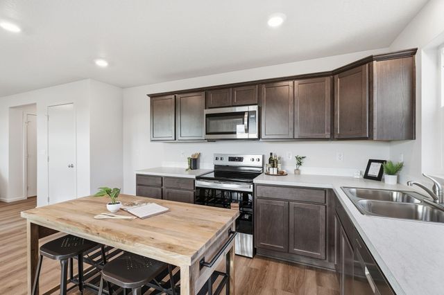 1012 E K St, Deer Park, WA 99006