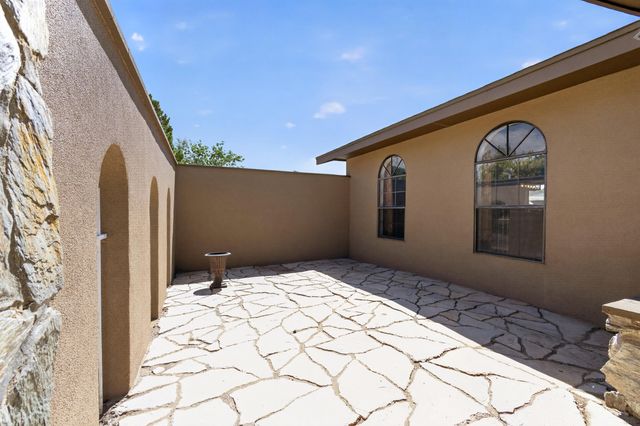 6720 Beck Drive NE, Albuquerque, NM 87109