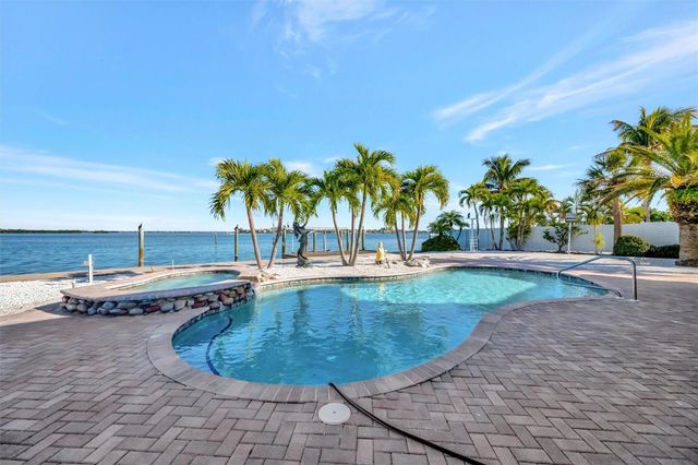 2215 AVENUE A, Bradenton Beach, FL 34217