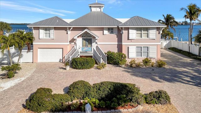 2215 AVENUE A, Bradenton Beach, FL 34217