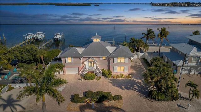 2215 AVENUE A, Bradenton Beach, FL 34217