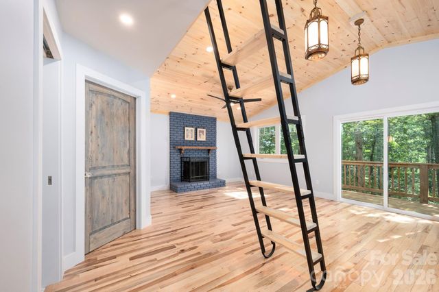 17 Woodhaven Place, Asheville, NC 28805