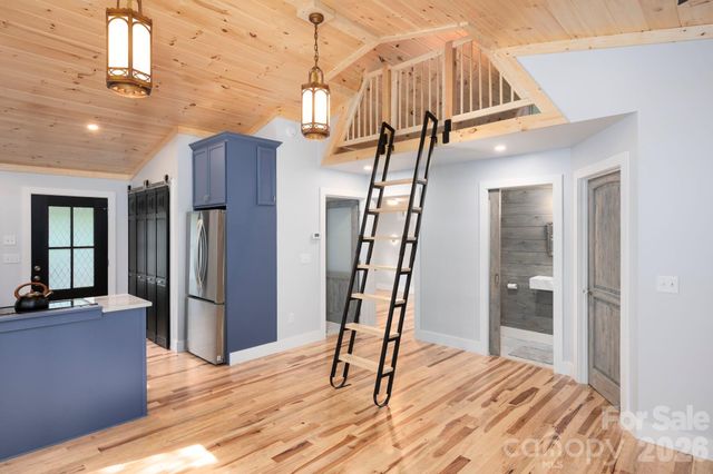 17 Woodhaven Place, Asheville, NC 28805