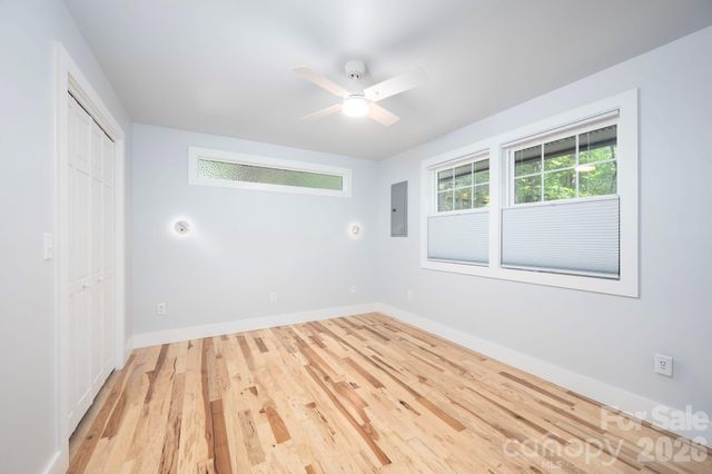 17 Woodhaven Place, Asheville, NC 28805