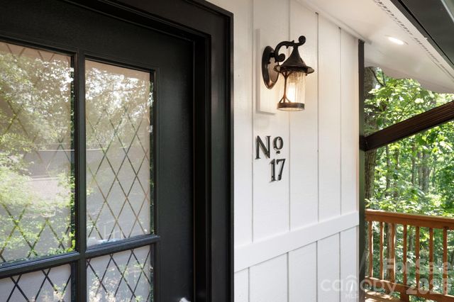 17 Woodhaven Place, Asheville, NC 28805