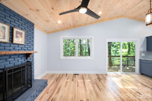 17 Woodhaven Place, Asheville, NC 28805