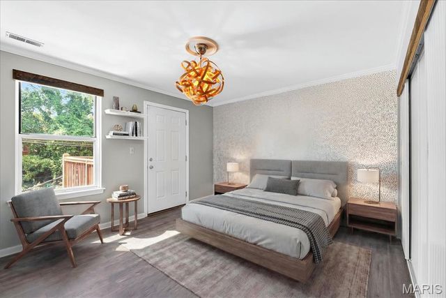 2320 Rutger Street E, St Louis, MO 63104