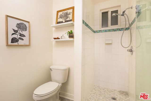 551 Kendall Avenue, Los Angeles, CA 90042