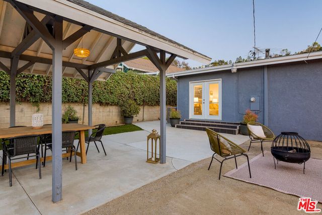 551 Kendall Avenue, Los Angeles, CA 90042
