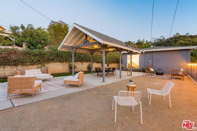 551 Kendall Avenue, Los Angeles, CA 90042