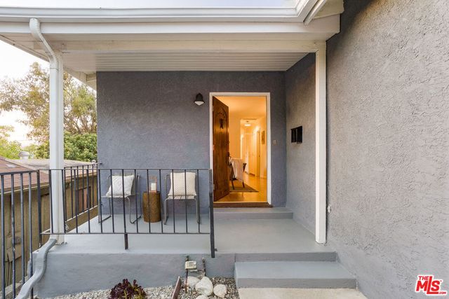 551 Kendall Avenue, Los Angeles, CA 90042