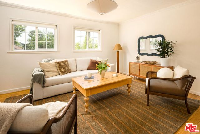 551 Kendall Avenue, Los Angeles, CA 90042