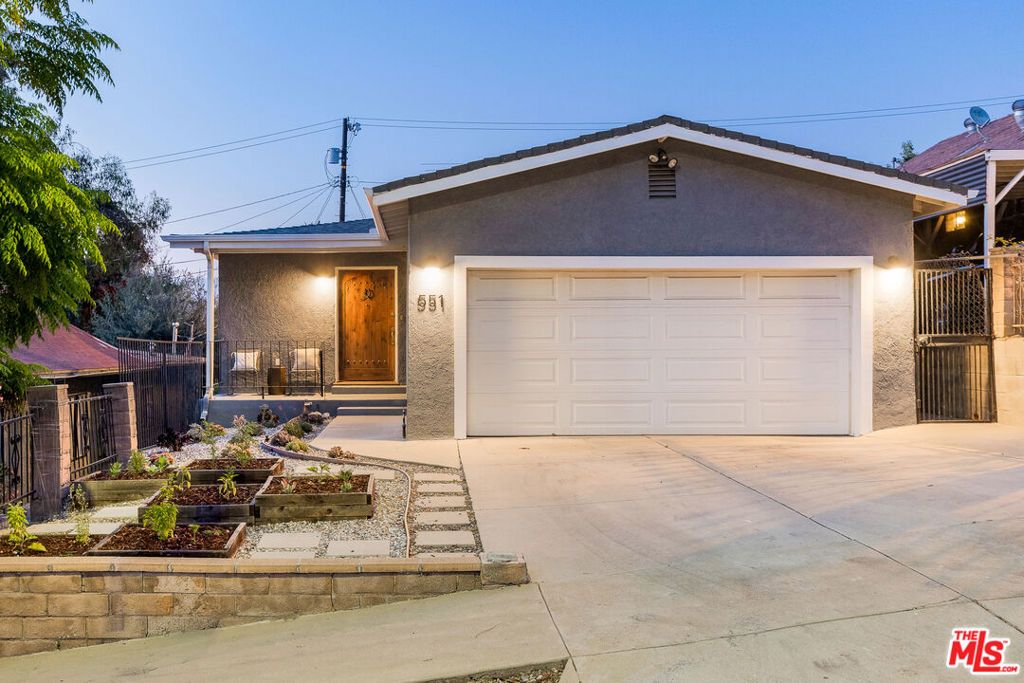551 Kendall Avenue, Los Angeles, CA 90042