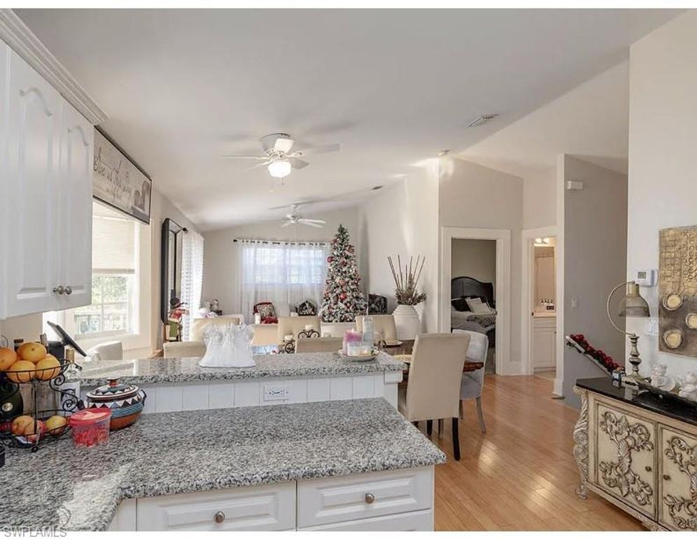 2810 Lakeview DR, NAPLES, FL 34112 — photo 5