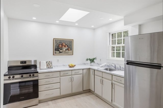 362 King St 1, Littleton, MA 01460